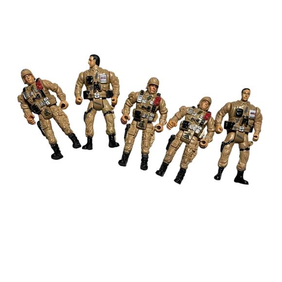 Vintage Military Action Figures - Lot of 5 - Approx. 3.5" - Tan Uniforms - EUC - Picture 1 of 2